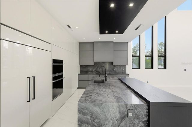 2089 ARLINGTON STREET, Sarasota, FL 34239