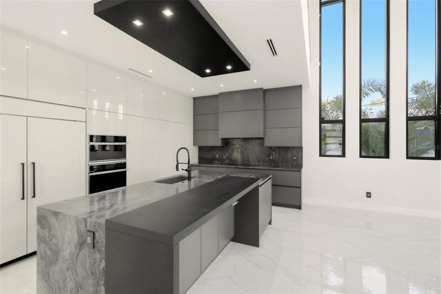 2089 ARLINGTON STREET, Sarasota, FL 34239