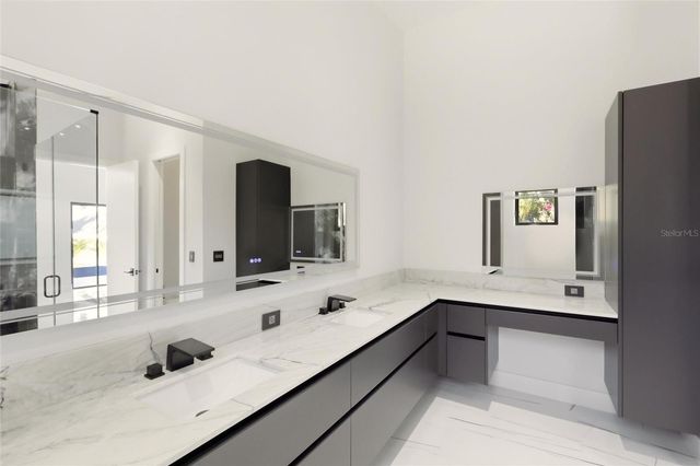 2089 ARLINGTON STREET, Sarasota, FL 34239