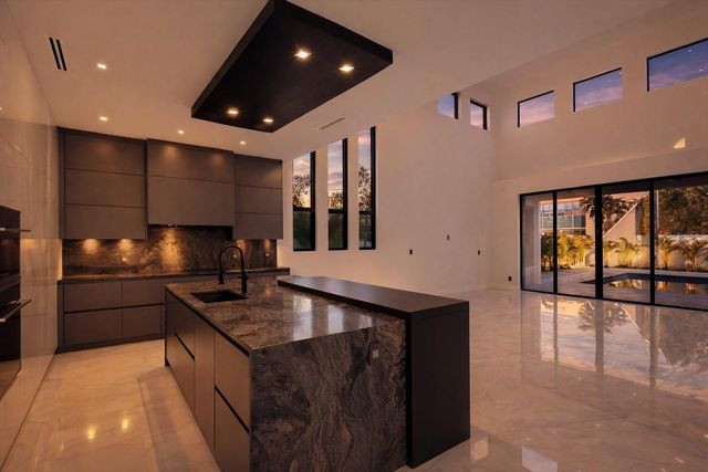 2089 ARLINGTON STREET, Sarasota, FL 34239