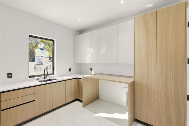 2089 ARLINGTON STREET, Sarasota, FL 34239