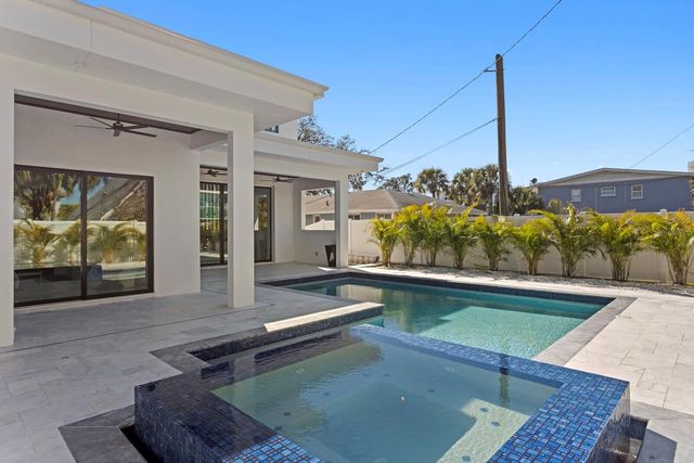 2089 ARLINGTON STREET, Sarasota, FL 34239