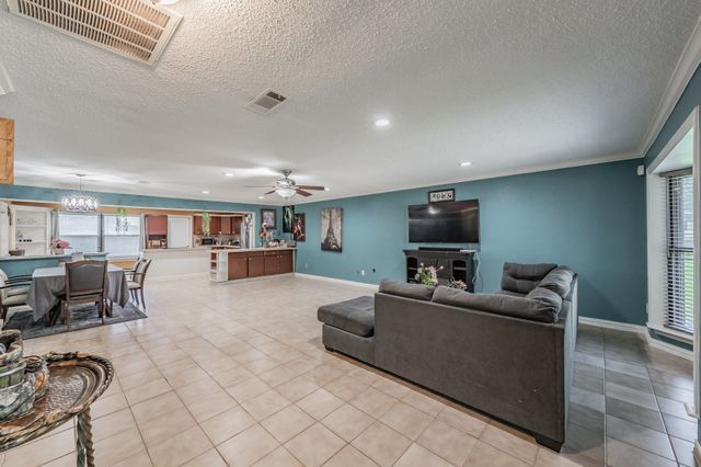 713 Keystone Street, Mesquite, TX 75149
