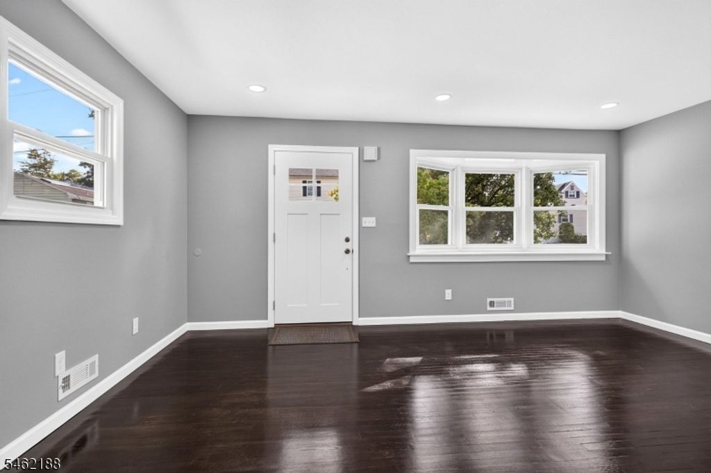 751 Rutherford Ave, Woodbridge Twp., NJ 07095 — photo 4