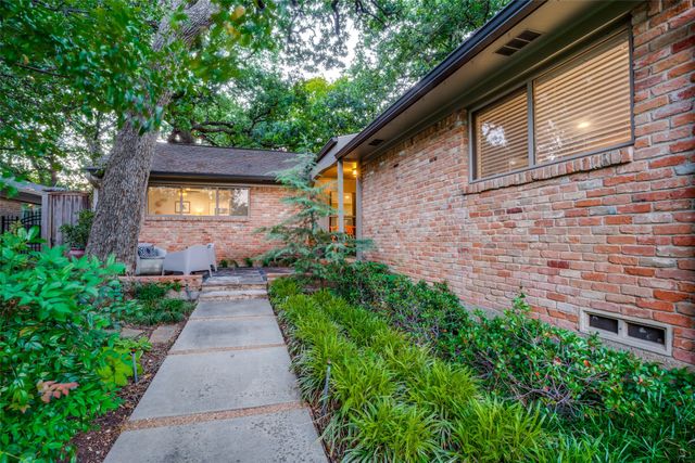 1513 Cedar Hill Avenue, Dallas, TX 75208