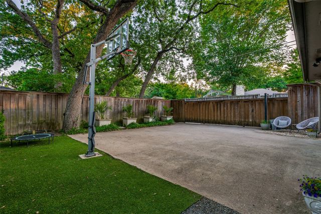 1513 Cedar Hill Avenue, Dallas, TX 75208