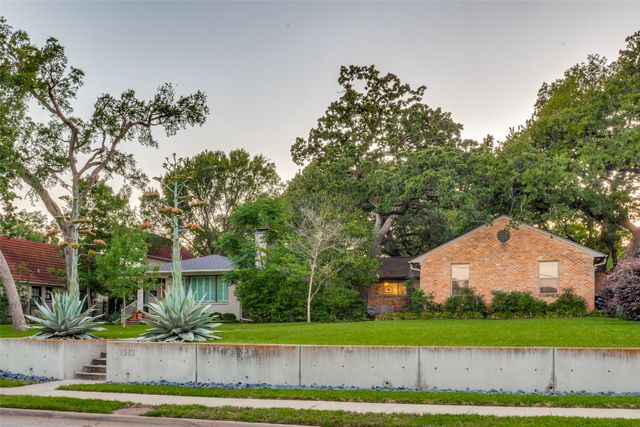 1513 Cedar Hill Avenue, Dallas, TX 75208
