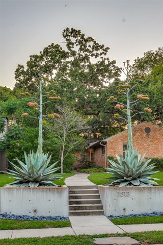 1513 Cedar Hill Avenue, Dallas, TX 75208