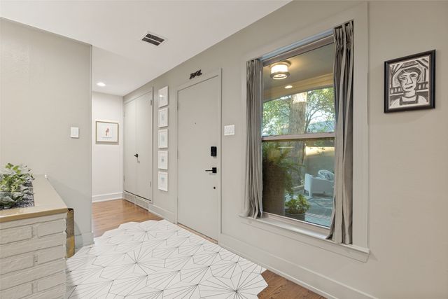 1513 Cedar Hill Avenue, Dallas, TX 75208