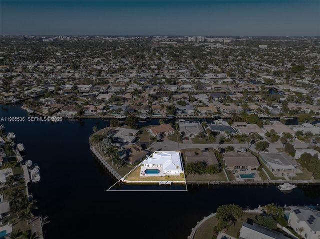 670 SE 7th Ave, Pompano Beach, FL 33060