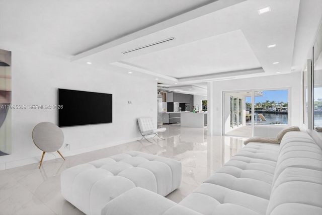 670 SE 7th Ave, Pompano Beach, FL 33060