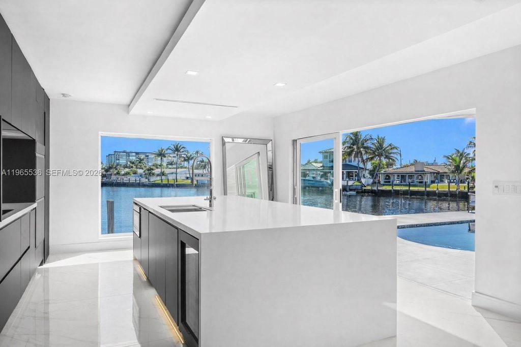 670 SE 7th Ave, Pompano Beach, FL 33060