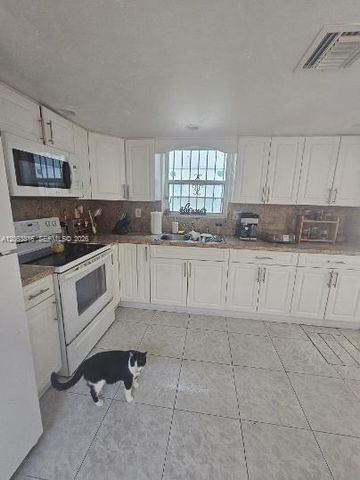 507 Flagami Blvd, Miami, FL 33144