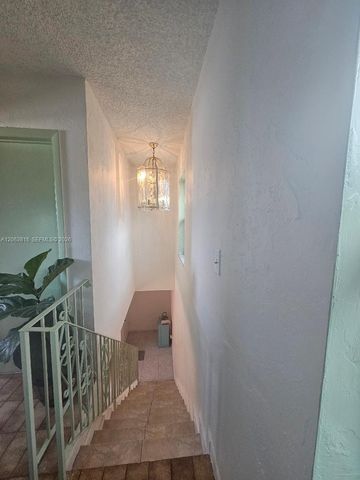 507 Flagami Blvd, Miami, FL 33144