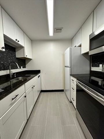 108 Gainsborough St 4W, Boston, MA 02115
