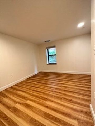 108 Gainsborough St 4W, Boston, MA 02115
