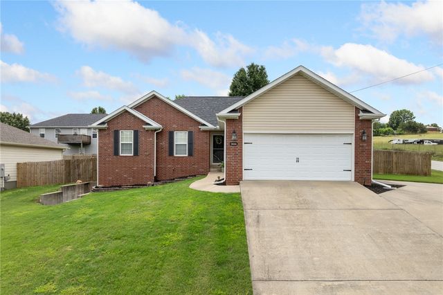 1924 Wellington, Harrison, AR 72601