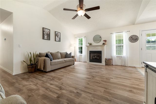 1924 Wellington, Harrison, AR 72601