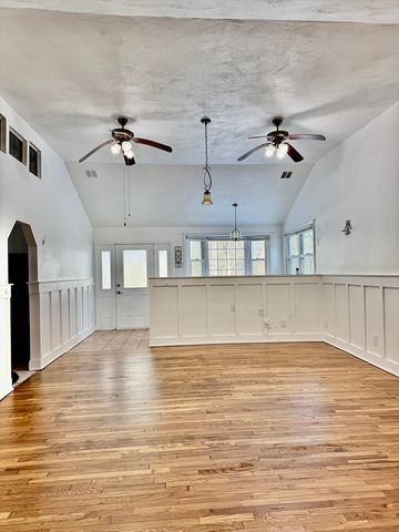 109 Forest Rd, Salisbury, MA 01952