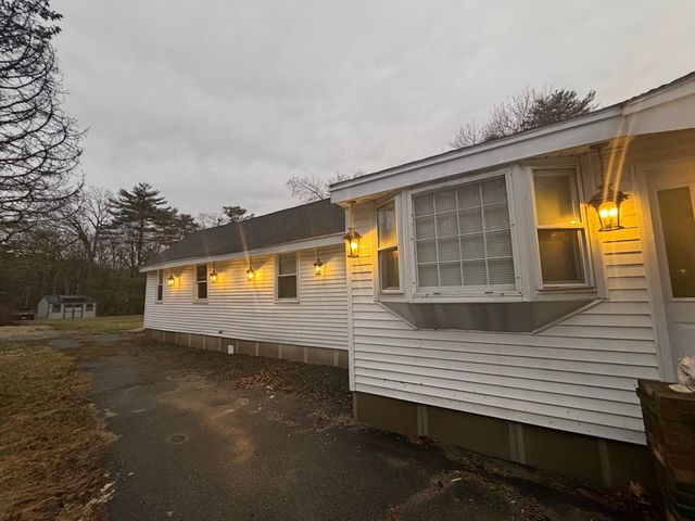 109 Forest Rd, Salisbury, MA 01952