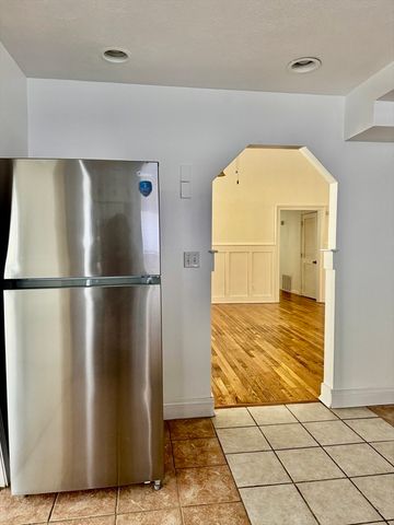 109 Forest Rd, Salisbury, MA 01952