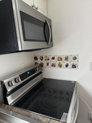 109 Forest Rd, Salisbury, MA 01952