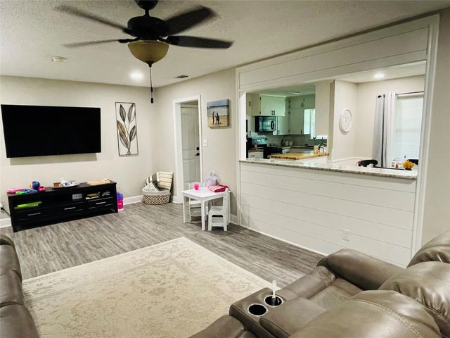 1360 N Charlotte Avenue, Stephenville, TX 76401