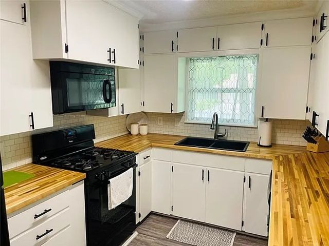 1360 N Charlotte Avenue, Stephenville, TX 76401