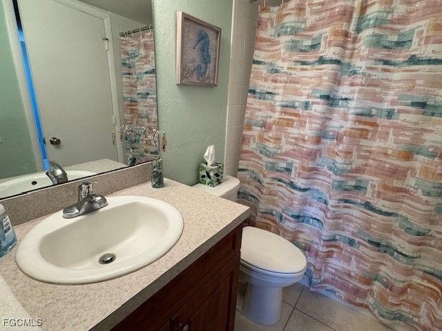 6102 Augusta DR 305, Fort Myers, FL 33907