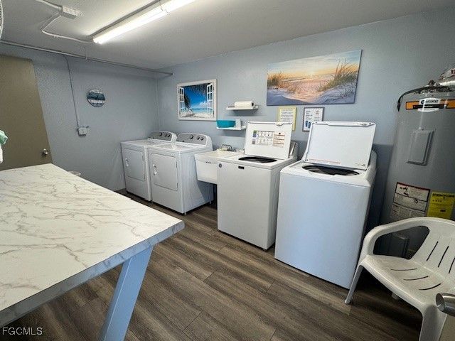 6102 Augusta DR 305, Fort Myers, FL 33907