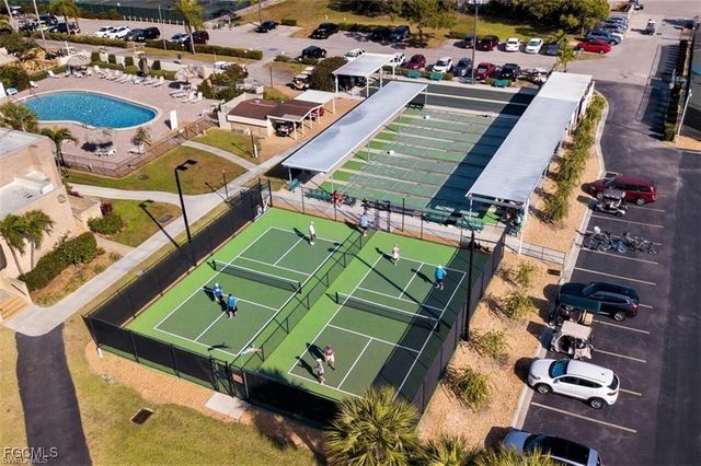 6102 Augusta DR 305, Fort Myers, FL 33907