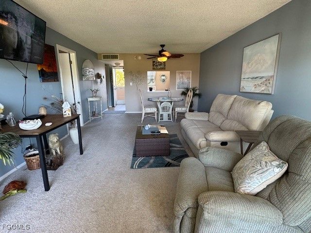 6102 Augusta DR 305, Fort Myers, FL 33907