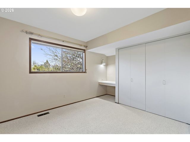 1745 Se BROOKWOOD Ave, Hillsboro, OR 97123