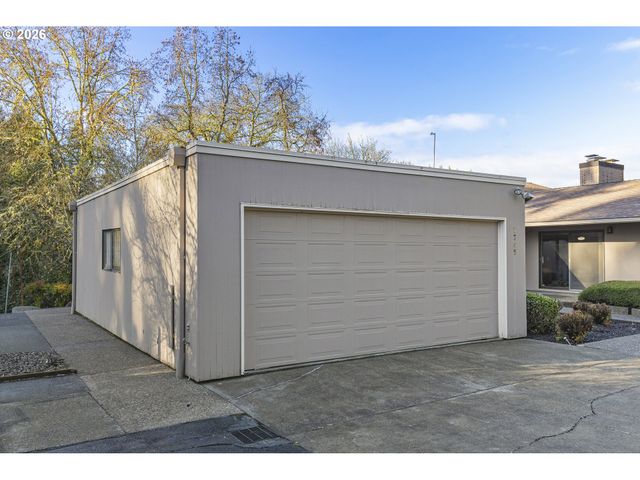 1745 Se BROOKWOOD Ave, Hillsboro, OR 97123