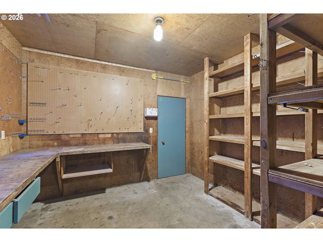 1745 Se BROOKWOOD Ave, Hillsboro, OR 97123