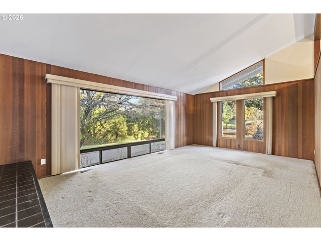 1745 Se BROOKWOOD Ave, Hillsboro, OR 97123