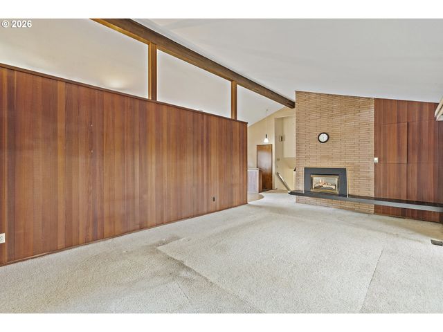 1745 Se BROOKWOOD Ave, Hillsboro, OR 97123