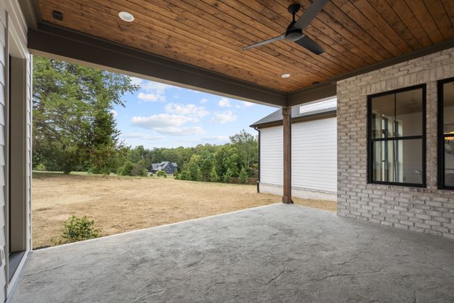 1995 Spencer Mill Rd, Burns, TN 37029