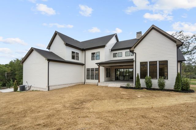 1995 Spencer Mill Rd, Burns, TN 37029
