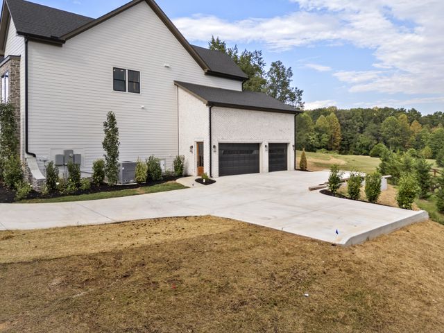 1995 Spencer Mill Rd, Burns, TN 37029