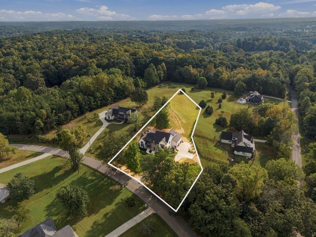 1995 Spencer Mill Rd, Burns, TN 37029