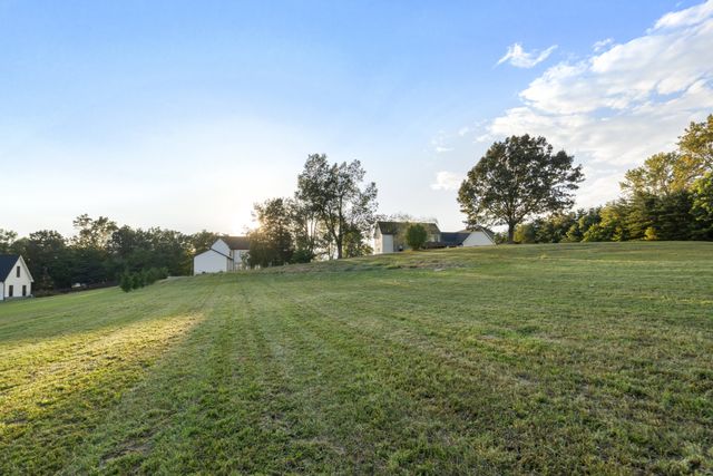 1995 Spencer Mill Rd, Burns, TN 37029