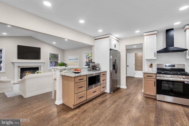 132 HOLLY CT, Tuckerton, NJ 08087