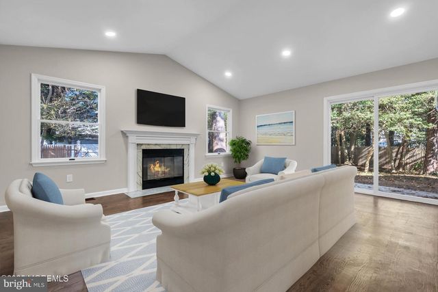 132 HOLLY CT, Tuckerton, NJ 08087