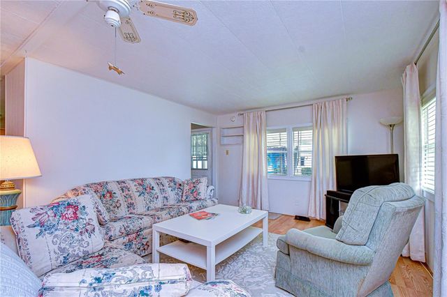 37248 KINKAID DRIVE, Zephyrhills, FL 33541