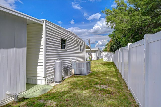 37248 KINKAID DRIVE, Zephyrhills, FL 33541