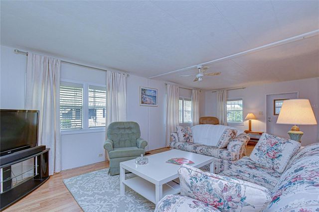 37248 KINKAID DRIVE, Zephyrhills, FL 33541