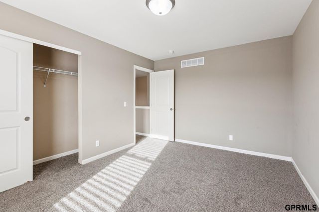 8721 Wyoming Street, Omaha, NE 68122