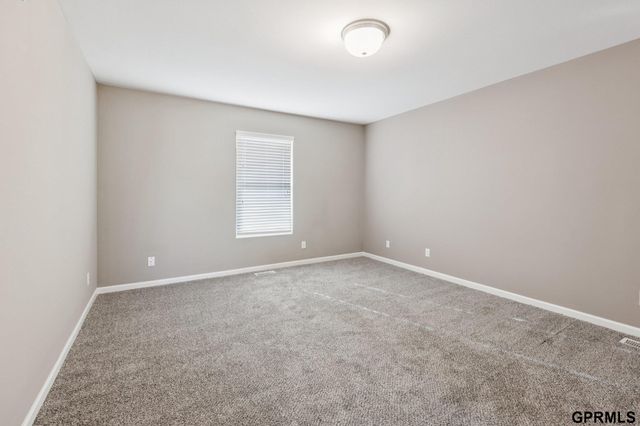 8721 Wyoming Street, Omaha, NE 68122