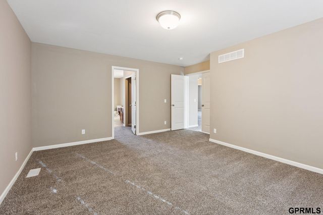 8721 Wyoming Street, Omaha, NE 68122